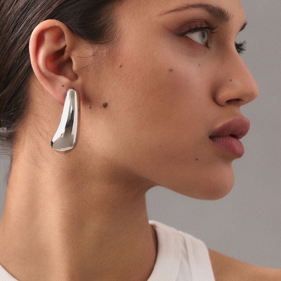 Anthropology Petra Drop Earrings - Picture 3 of 6